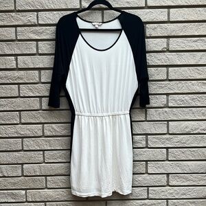 Banana Republic Scoop Neck Black/White Colour Block Mini Dress Sz S